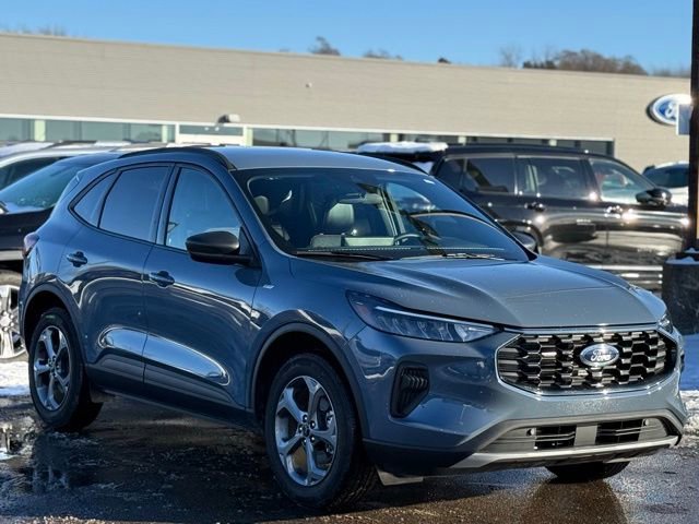 Certified 2025 Ford Escape ST-Line w/ Tech Pack #1 image 31