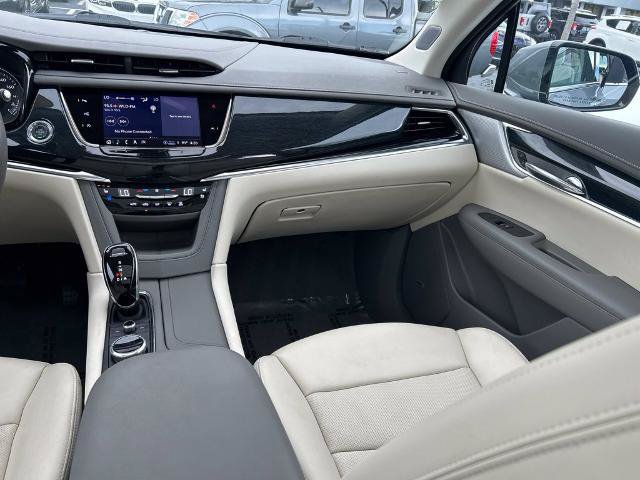 Used 2024 Cadillac XT6 Premium Luxury w/ Technology Package FWD image 12