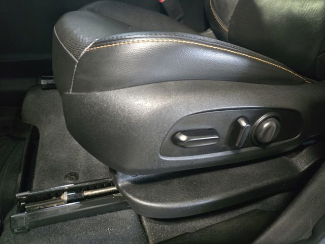 Used 2020 Chevrolet Equinox Premier w/ Premier Redline Edition image 11