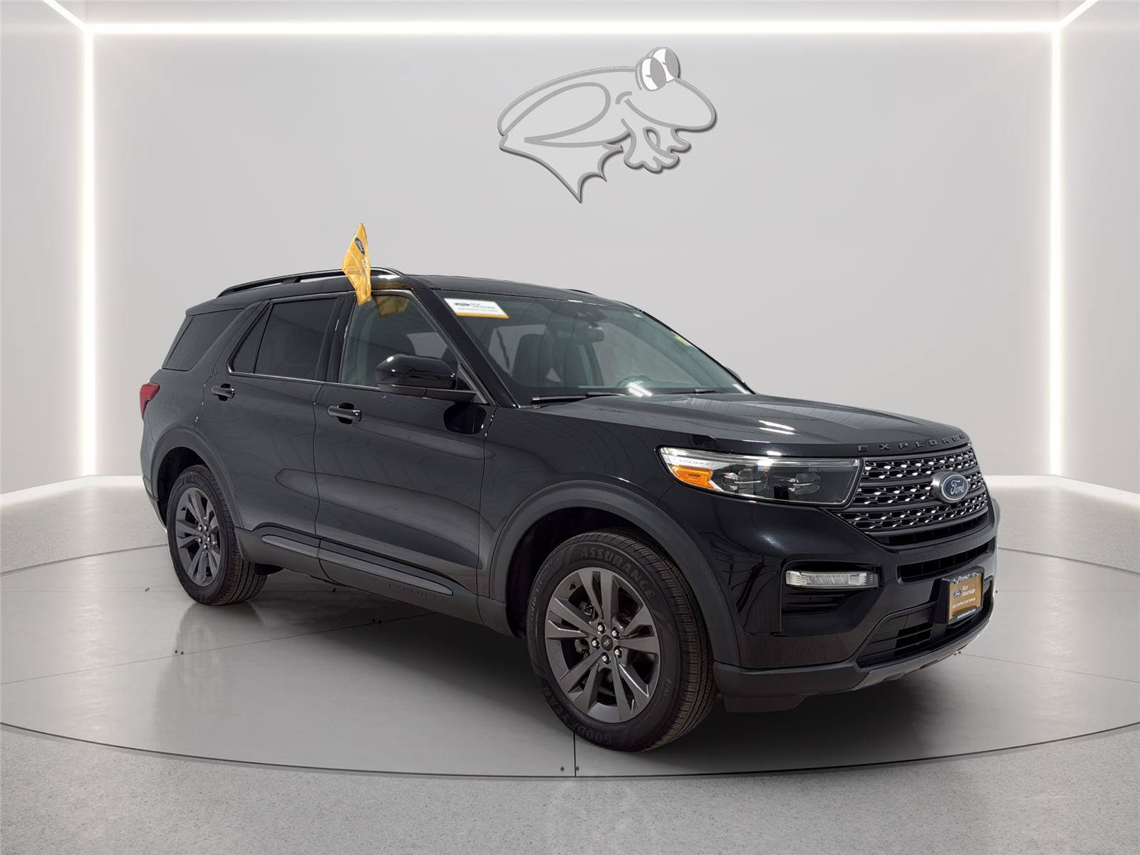 Certified 2022 Ford Explorer XLT w/ Equipment Group 202A AWD/4WD image 8