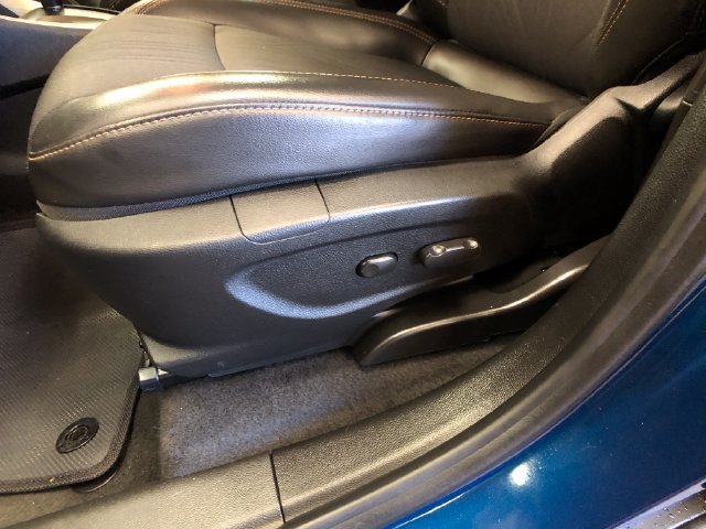 Used 2020 Chevrolet Trax LT w/ LT Convenience Package AWD/4WD image 11
