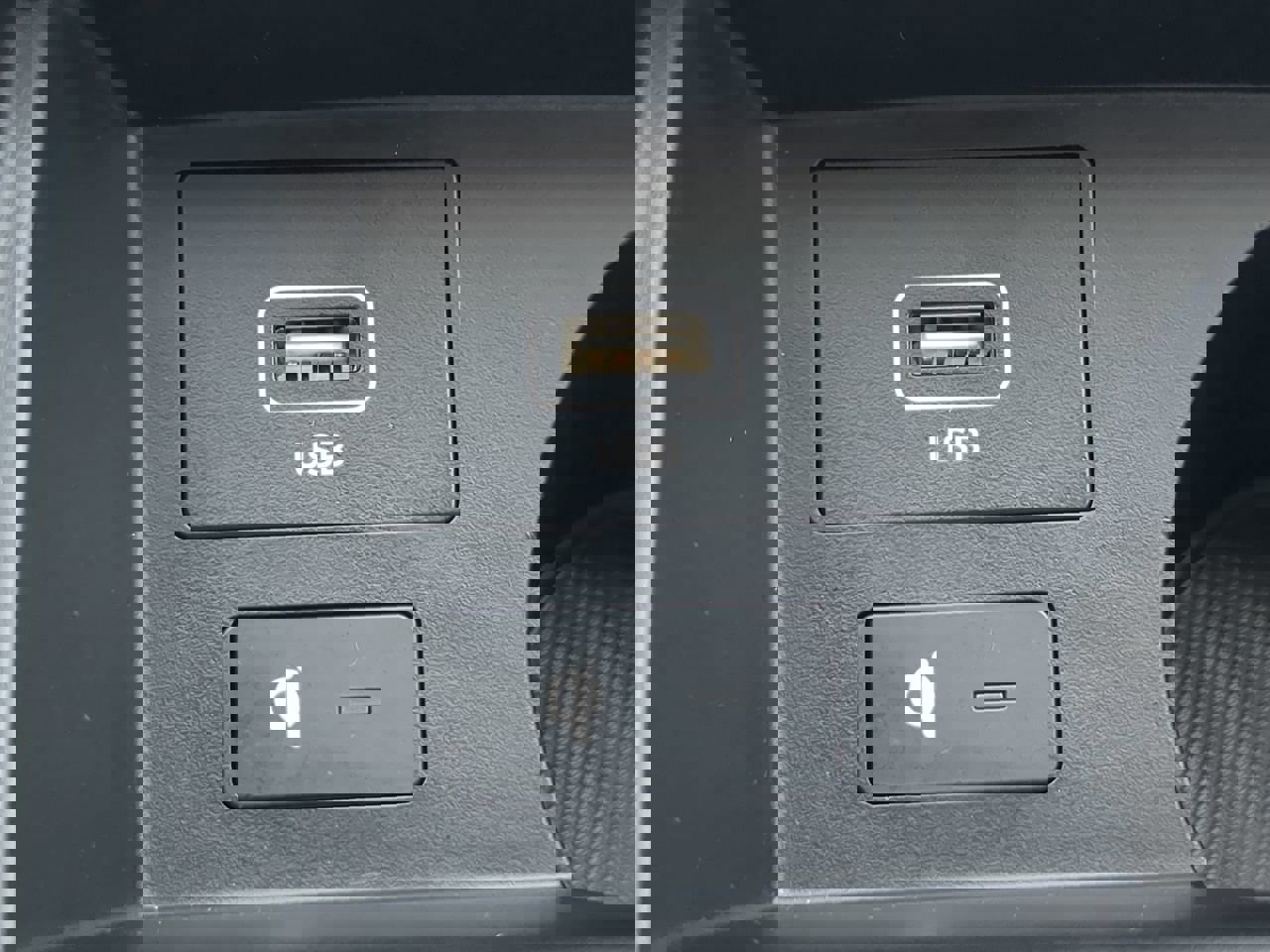 Used 2022 Hyundai Santa Fe Limited image 21