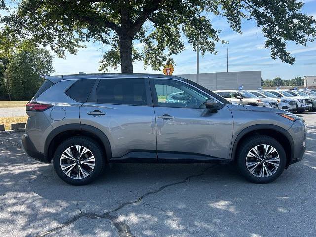 Used 2022 Nissan Rogue SV FWD image 8