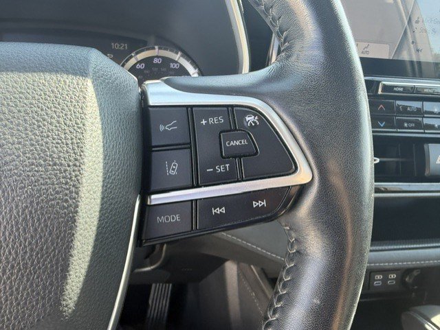 Used 2022 Toyota Highlander Limited AWD/4WD image 17