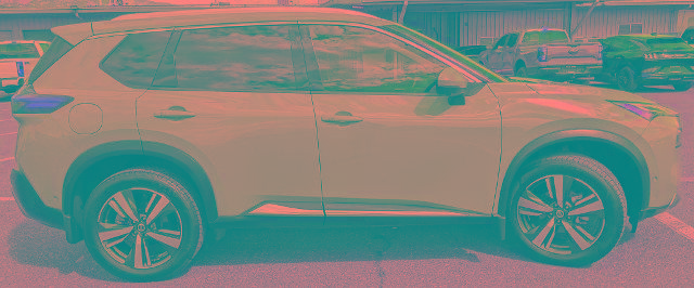 Used 2021 Nissan Rogue Platinum FWD image 2
