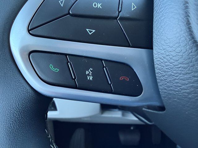 Used 2024 Chrysler Pacifica Touring-L FWD image 18
