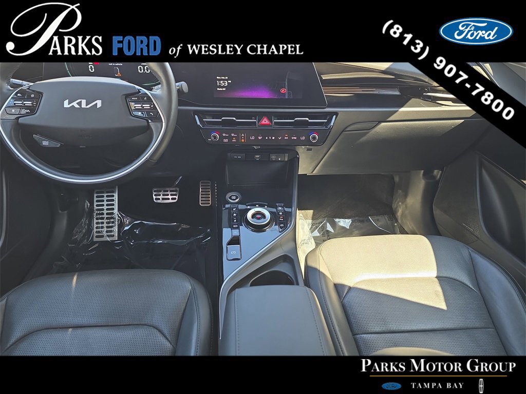 Used 2023 Kia Niro SX Touring image 11