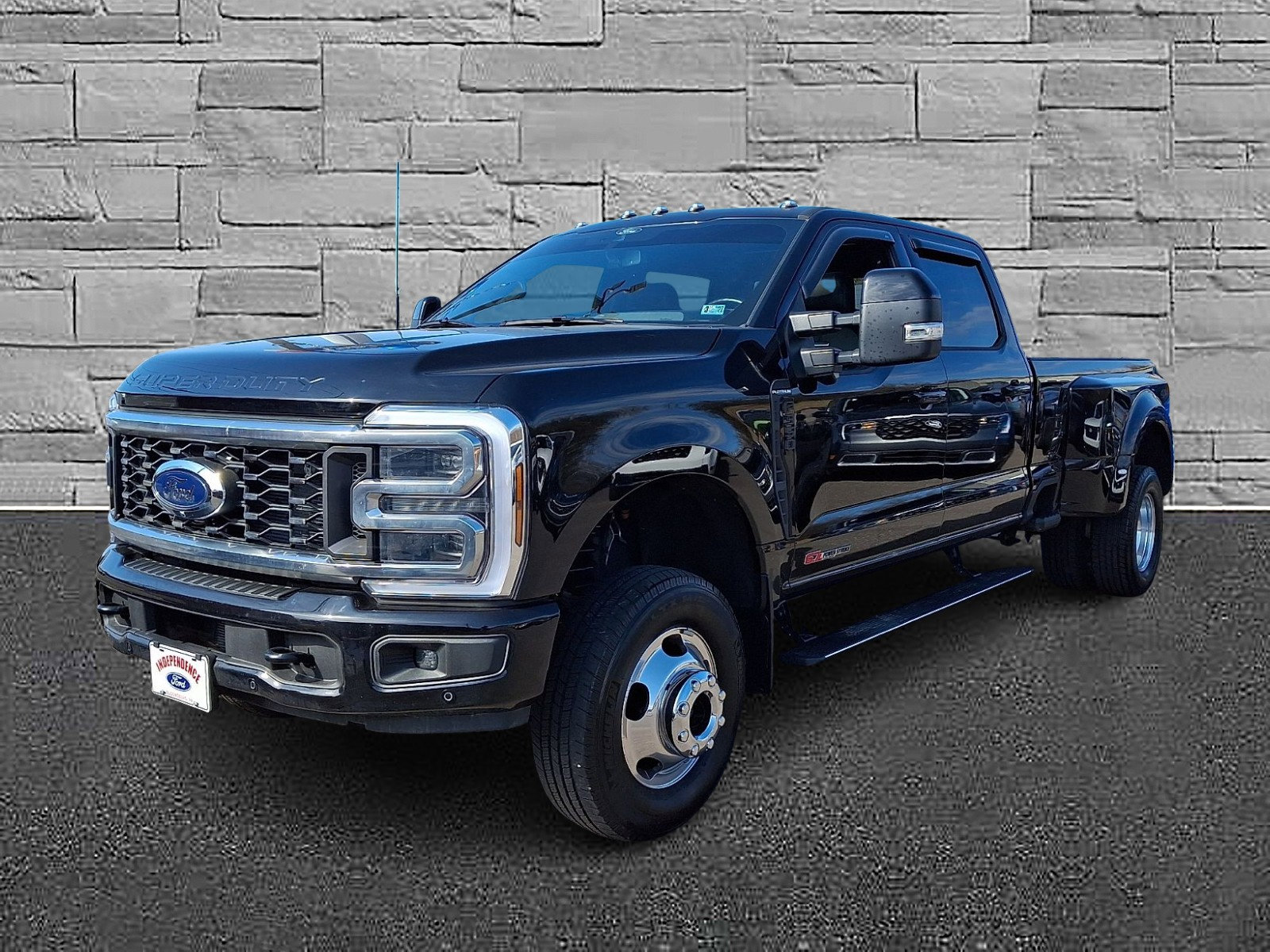 Certified 2025 Ford F350 Platinum image 4