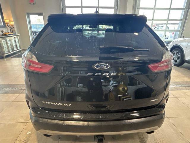 Certified 2022 Ford Edge Titanium w/ Class II Trailer Tow Package image 4
