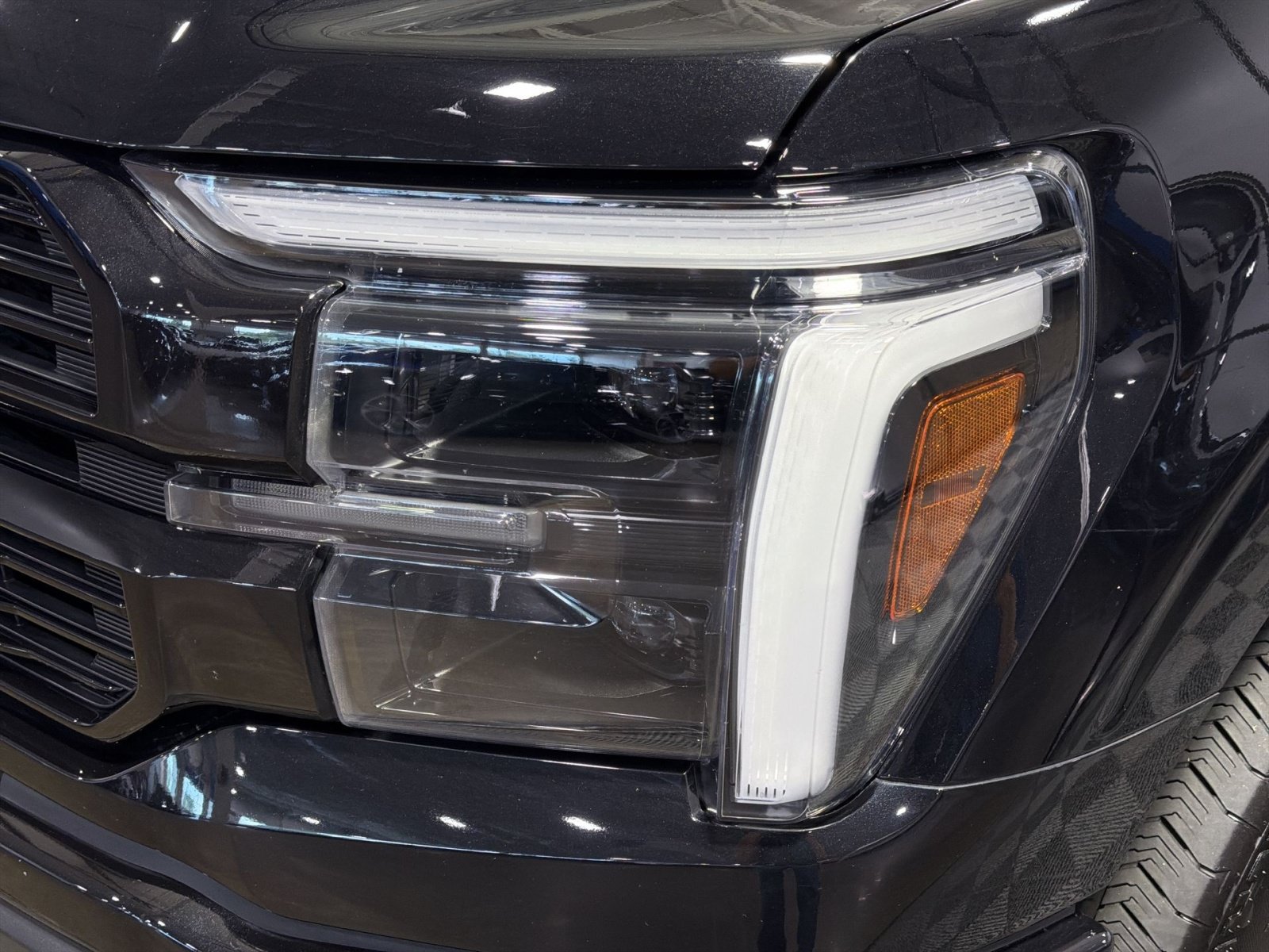 Certified 2025 Ford F150 Platinum w/ Equipment Group 702A High AWD/4WD image 13
