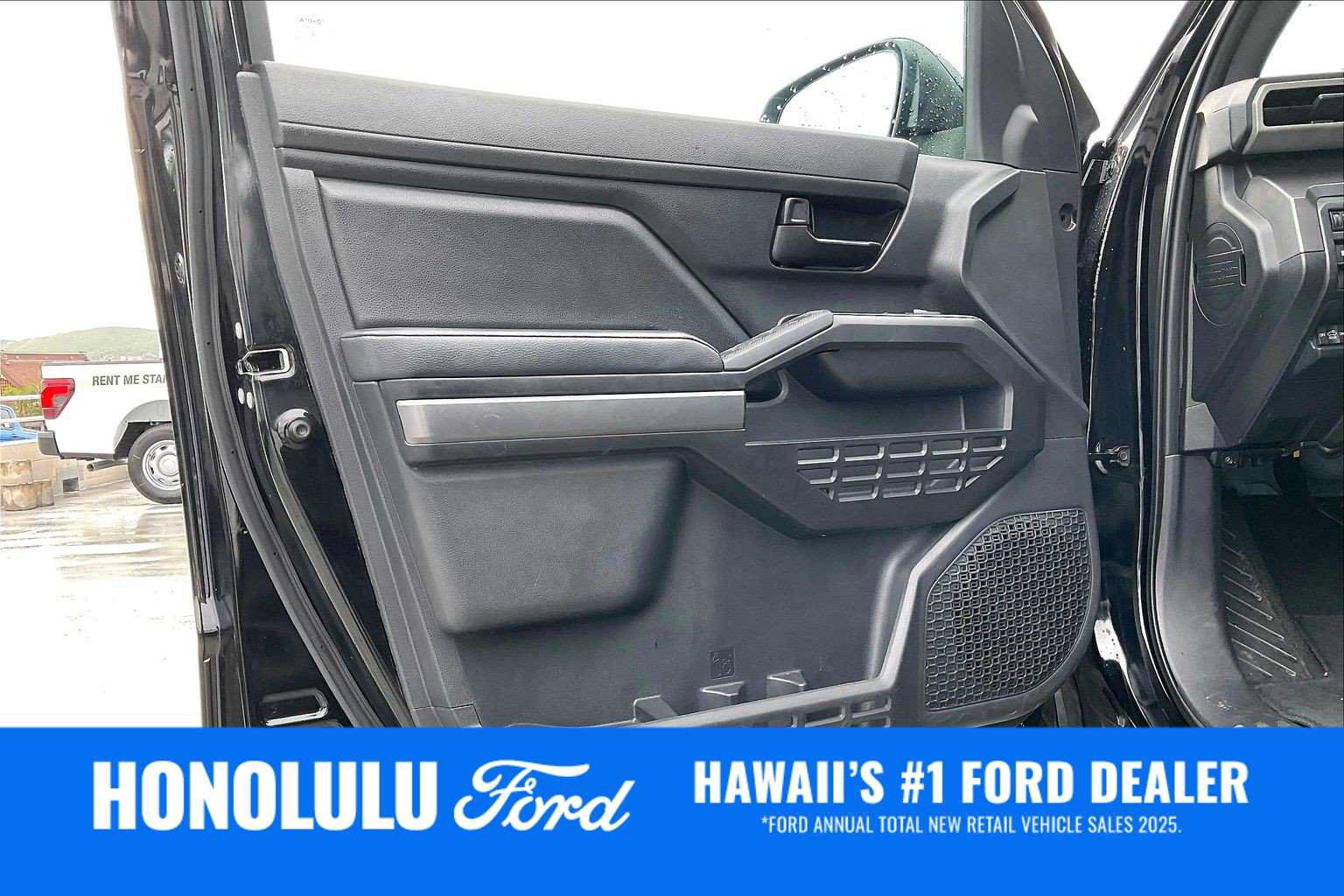 Used 2025 Toyota Tacoma SR5 AWD/4WD image 27