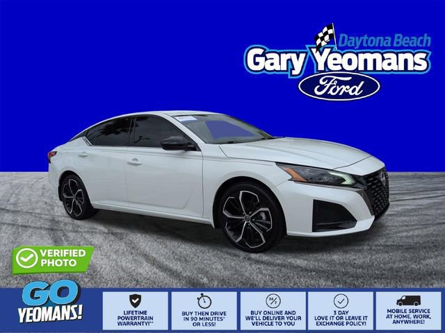 Used 2025 Nissan Altima 2.5 SR w/ SR Premium Package image 7