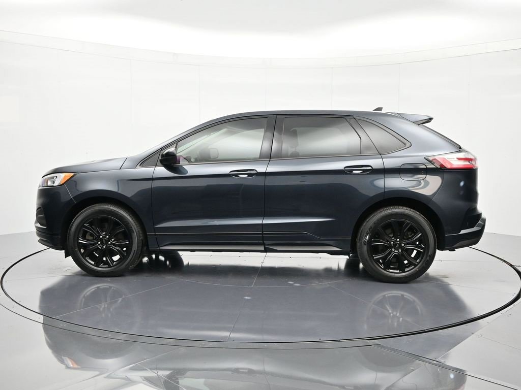 Certified 2022 Ford Edge SE w/ Black Appearance Package image 4