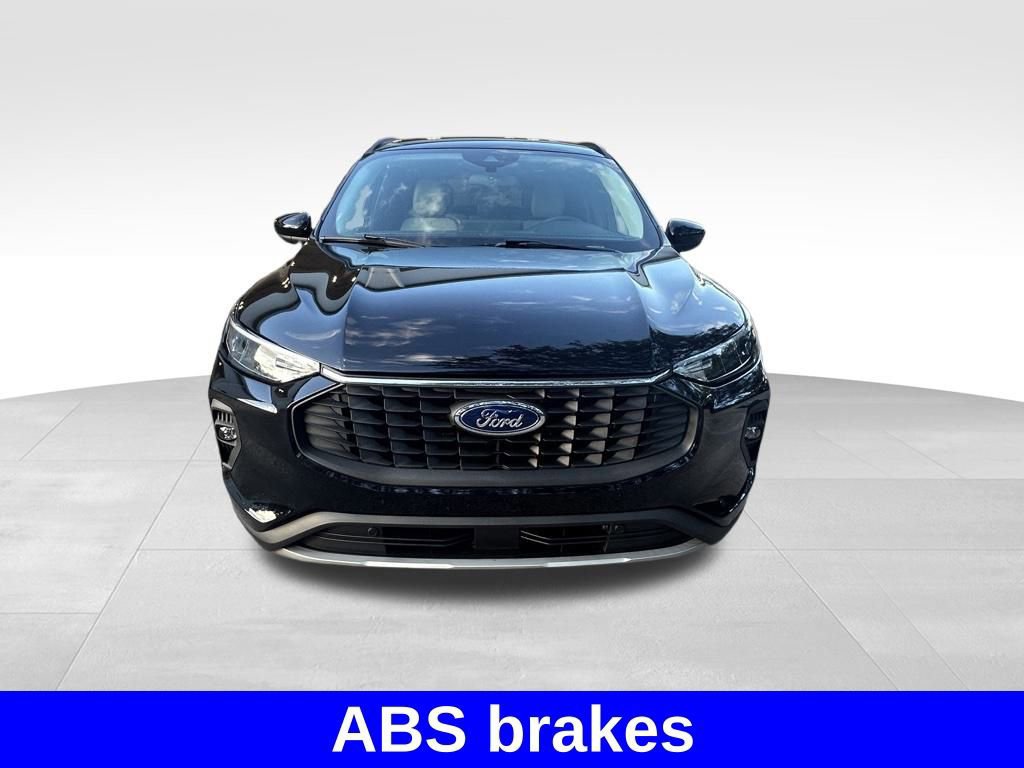 Certified 2024 Ford Escape SE image 8