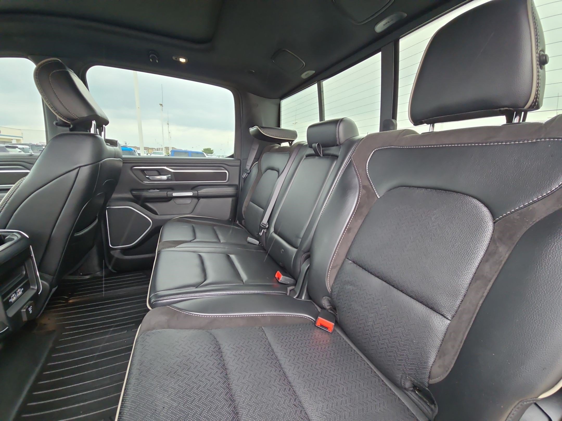 Used 2023 RAM 1500 Laramie AWD/4WD image 28