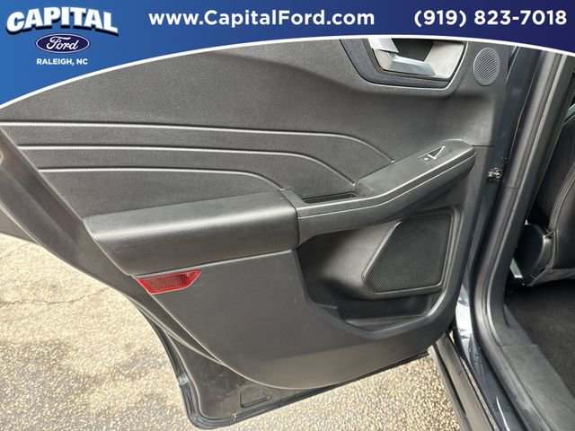 Certified 2022 Ford Escape Titanium w/ Titanium Elite Package image 17