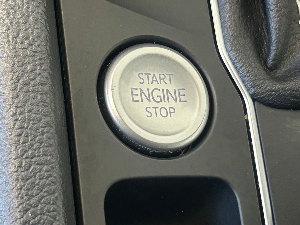 Used 2022 Volkswagen Atlas Cross Sport SEL Premium R-Line image 44