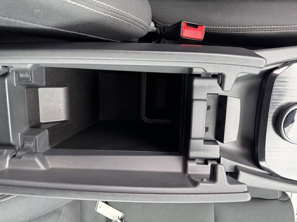 Used 2023 Nissan Rogue S image 23