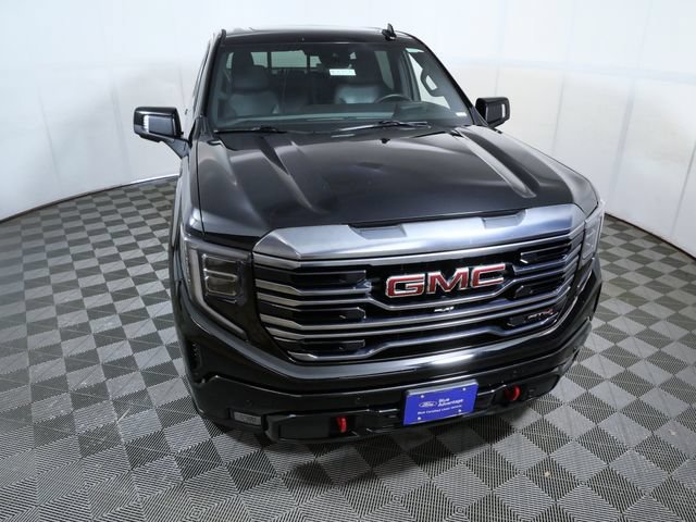 Used 2024 GMC Sierra 1500 AT4 w/ Technology Package AWD/4WD image 3