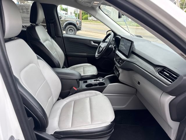 Certified 2023 Ford Escape Platinum AWD/4WD image 33