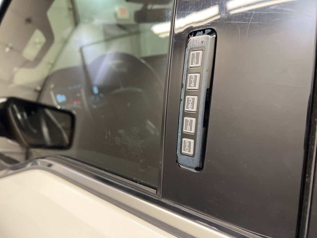 Certified 2022 Ford F150 Lariat w/ Equipment Group 502A High image 31