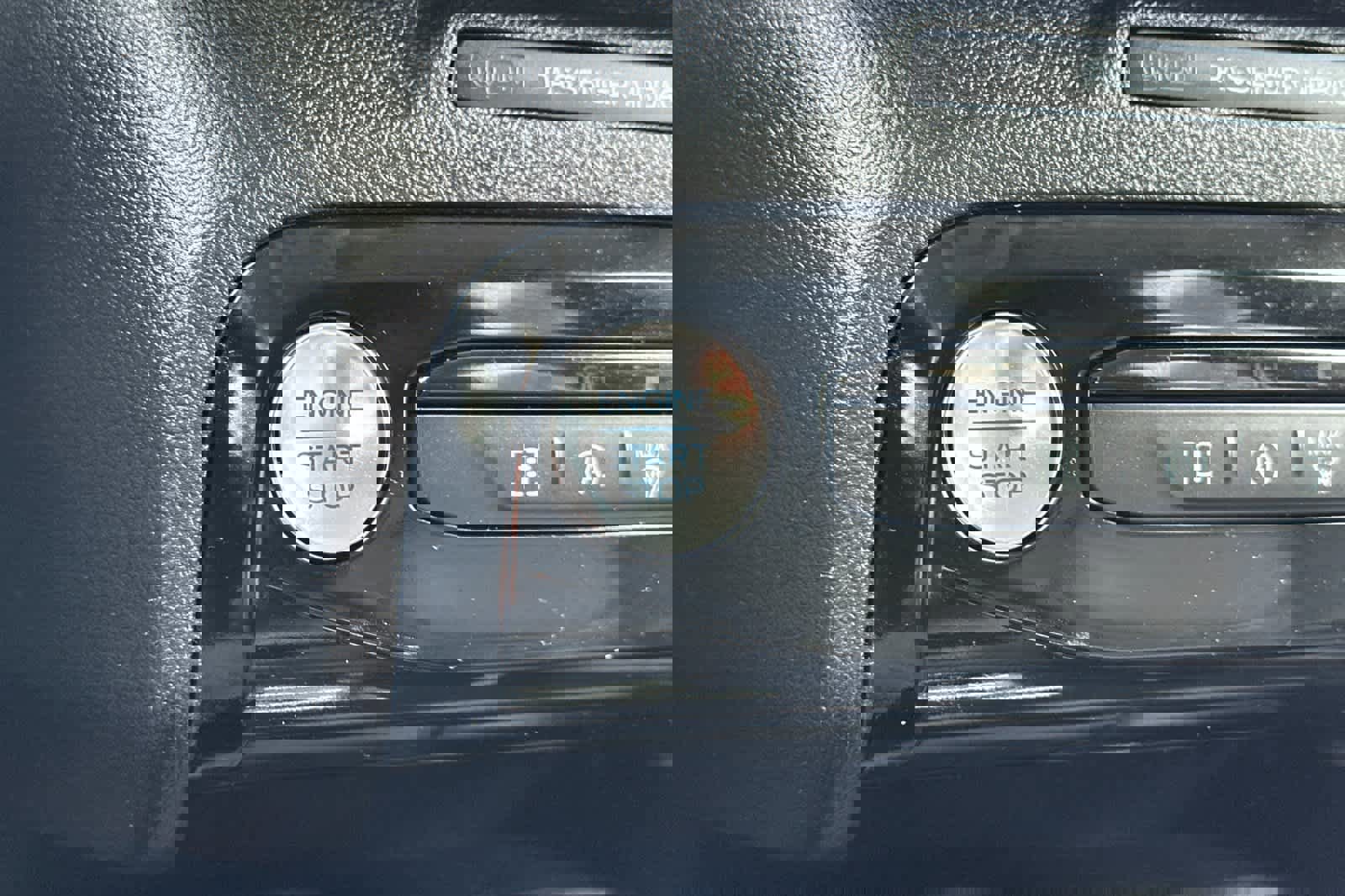 Certified 2025 Ford Escape Platinum image 23