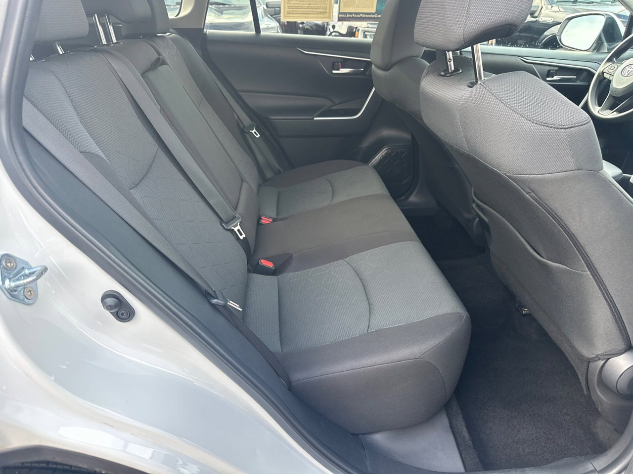 Used 2024 Toyota RAV4 XLE FWD image 17