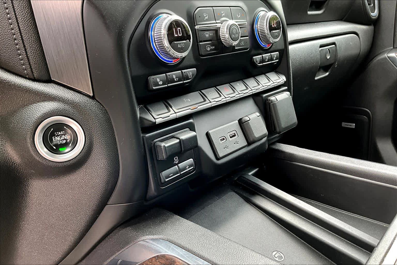 Used 2022 GMC Sierra 1500 Denali AWD/4WD image 35