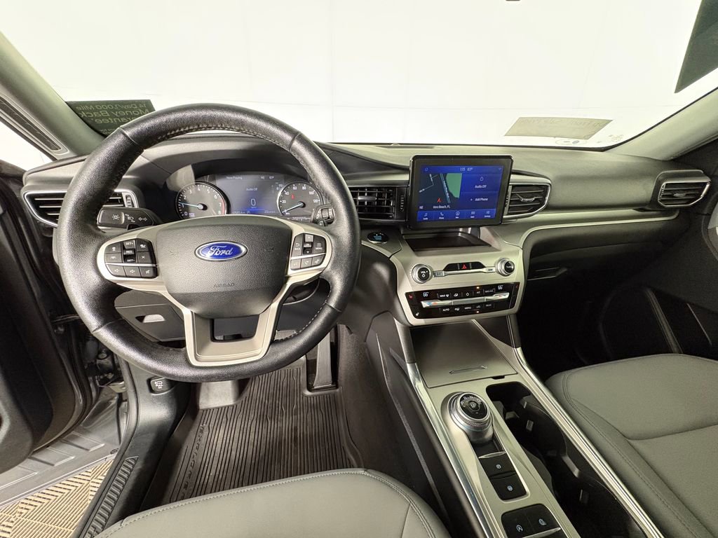 Certified 2021 Ford Explorer XLT w/ Equipment Group 202A RWD image 8