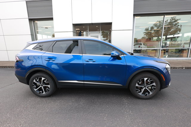 Used 2025 Kia Sportage EX AWD/4WD image 3