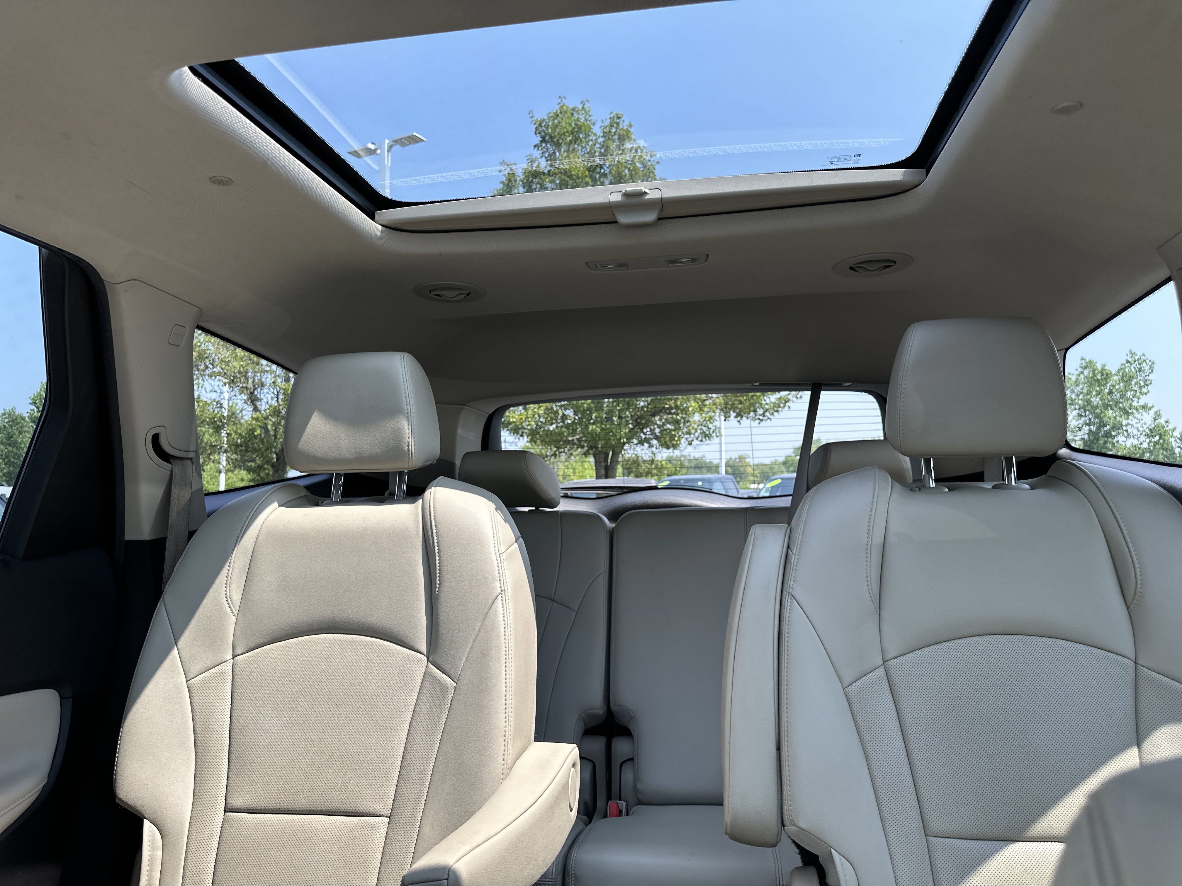 Used 2019 Buick Enclave Essence image 23