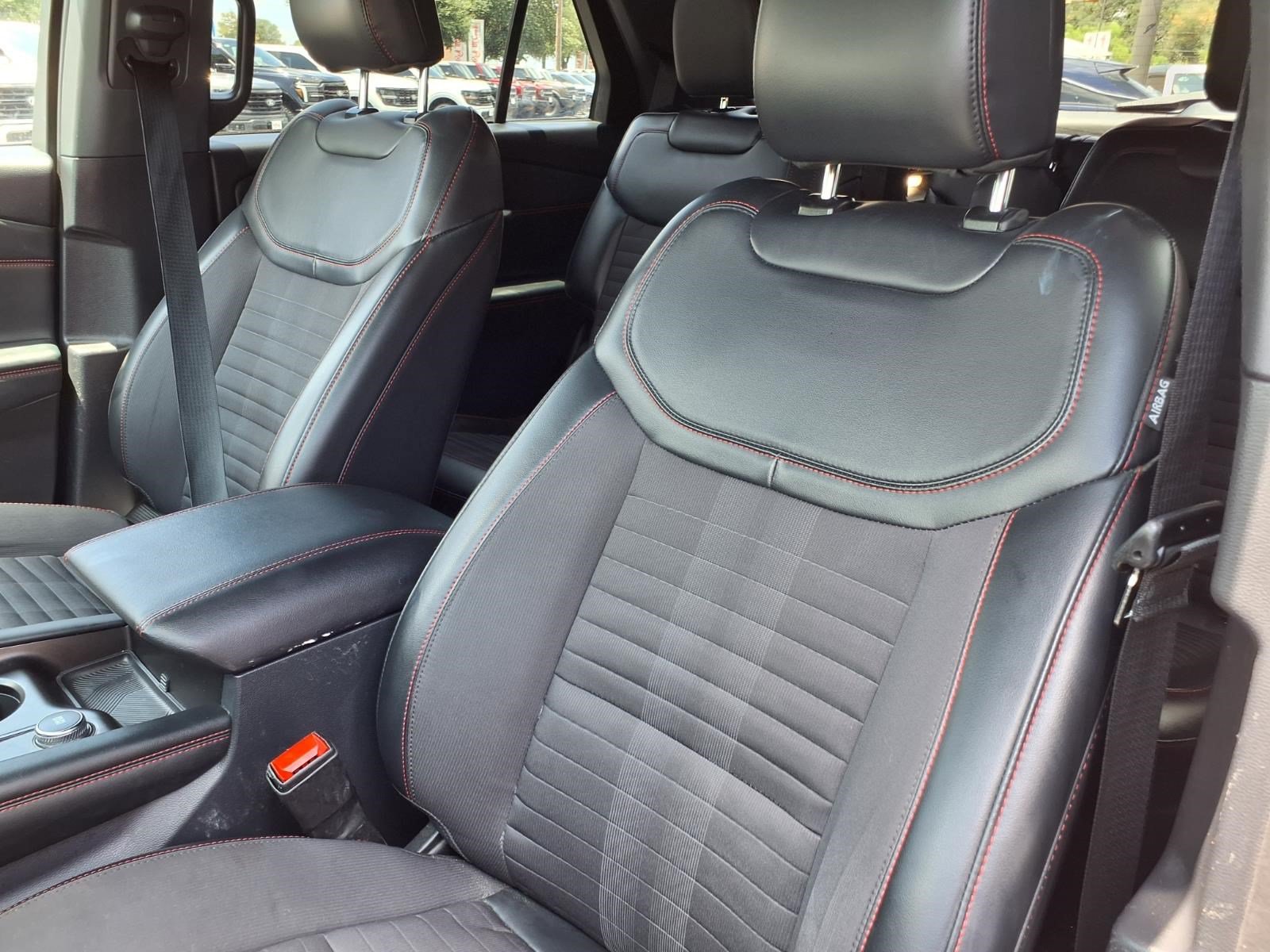 Certified 2025 Ford Explorer ST-Line AWD/4WD image 15