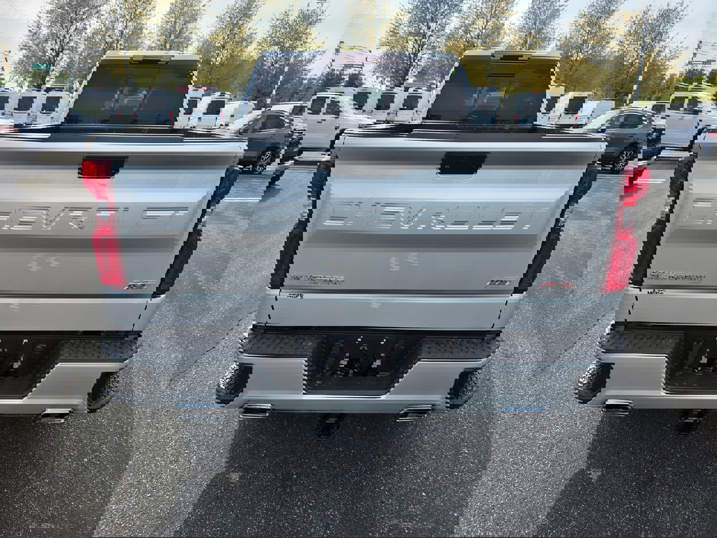 Used 2019 Chevrolet Silverado 1500 RST image 3