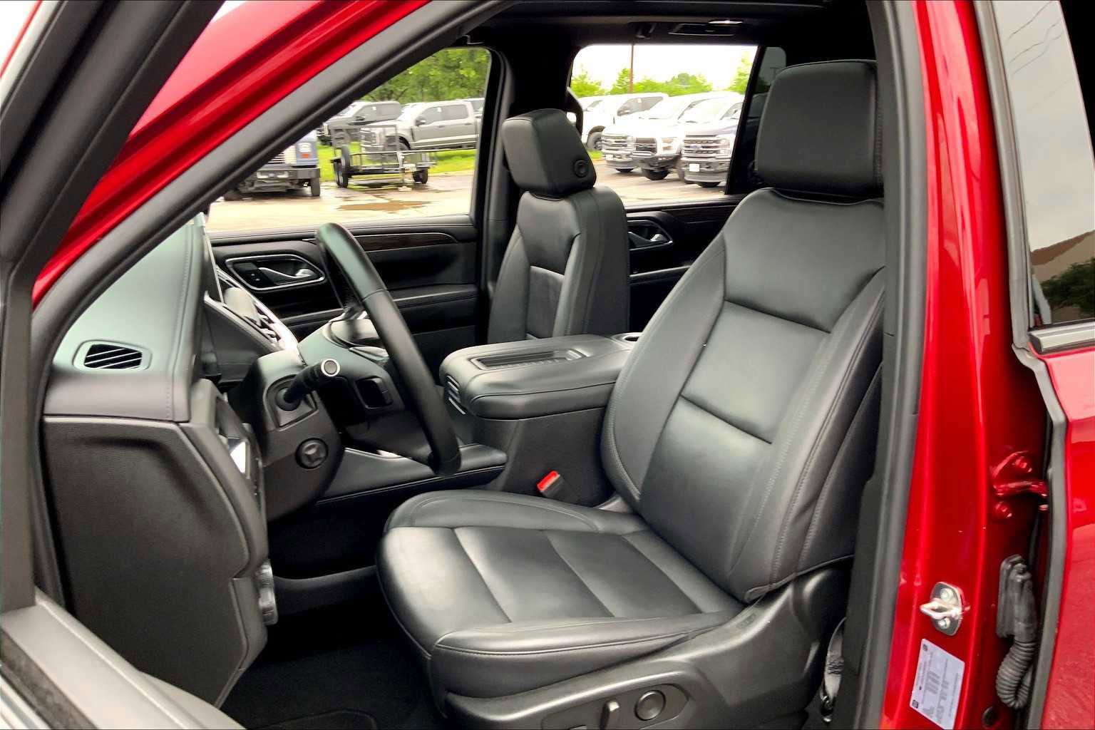 Used 2023 Chevrolet Tahoe Z71 w/ Luxury Package image 10