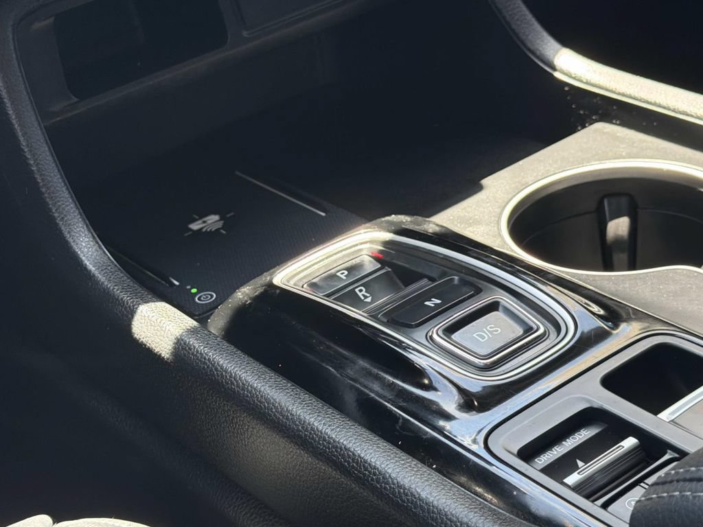 Used 2025 Honda Pilot EX-L image 16