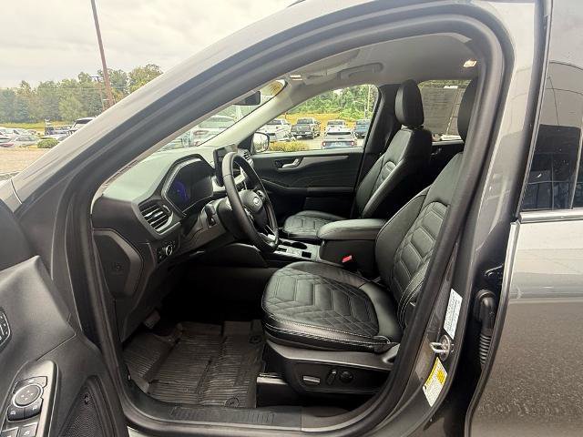 Certified 2024 Ford Escape PHEV w/ PHEV Premium Package image 9