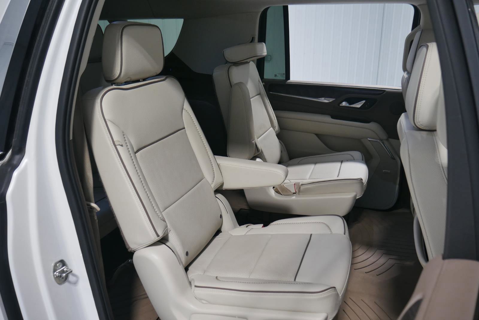 Used 2023 GMC Yukon XL Denali image 17