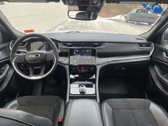 Used 2024 Jeep Grand Cherokee Altitude image 14