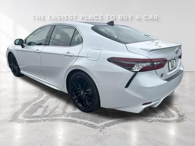 Used 2024 Toyota Camry XSE FWD image 3