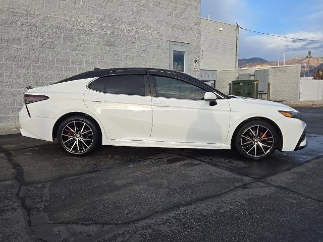 Used 2021 Toyota Camry SE image 3