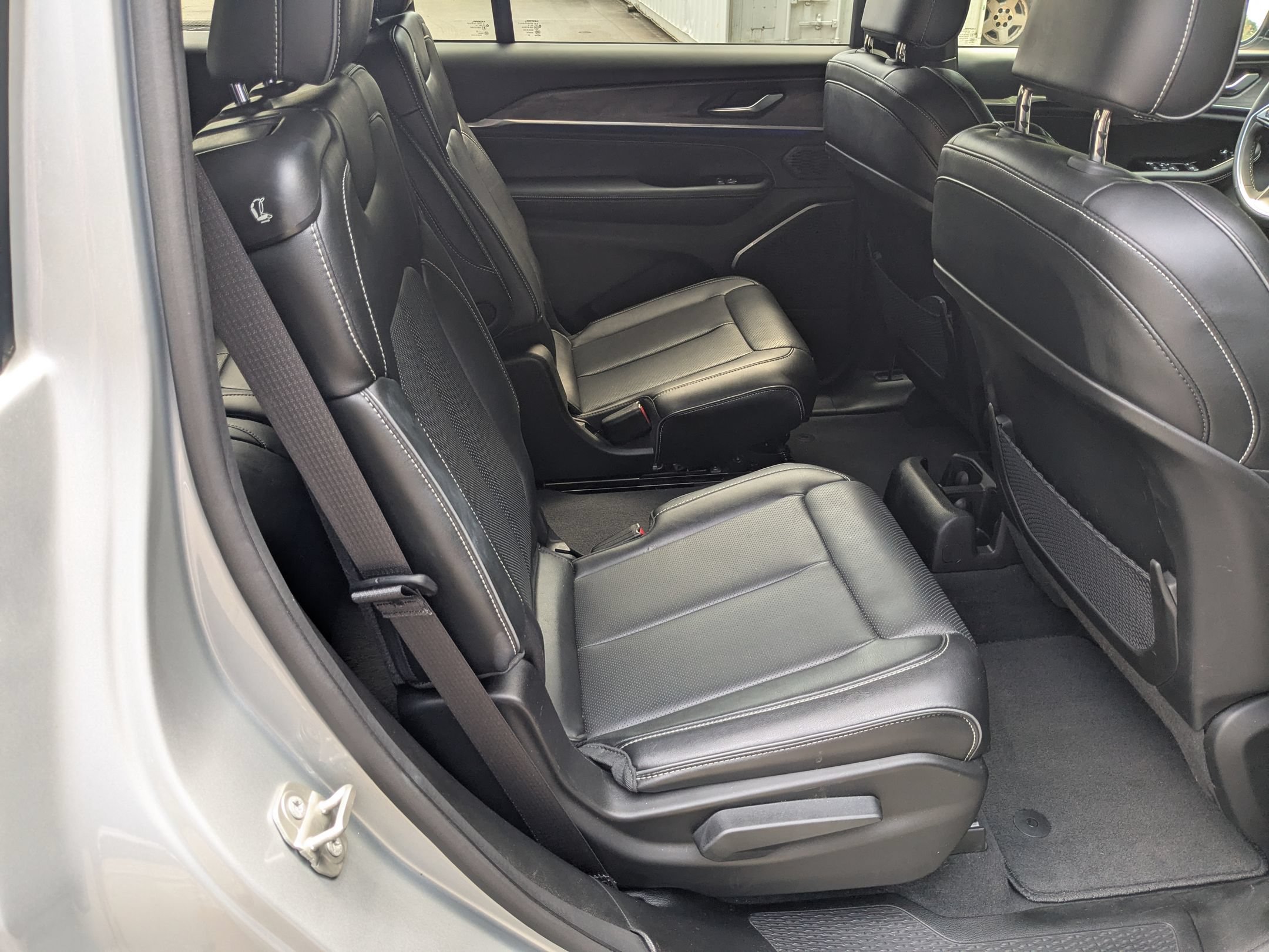Used 2023 Jeep Grand Cherokee L Overland AWD/4WD image 37