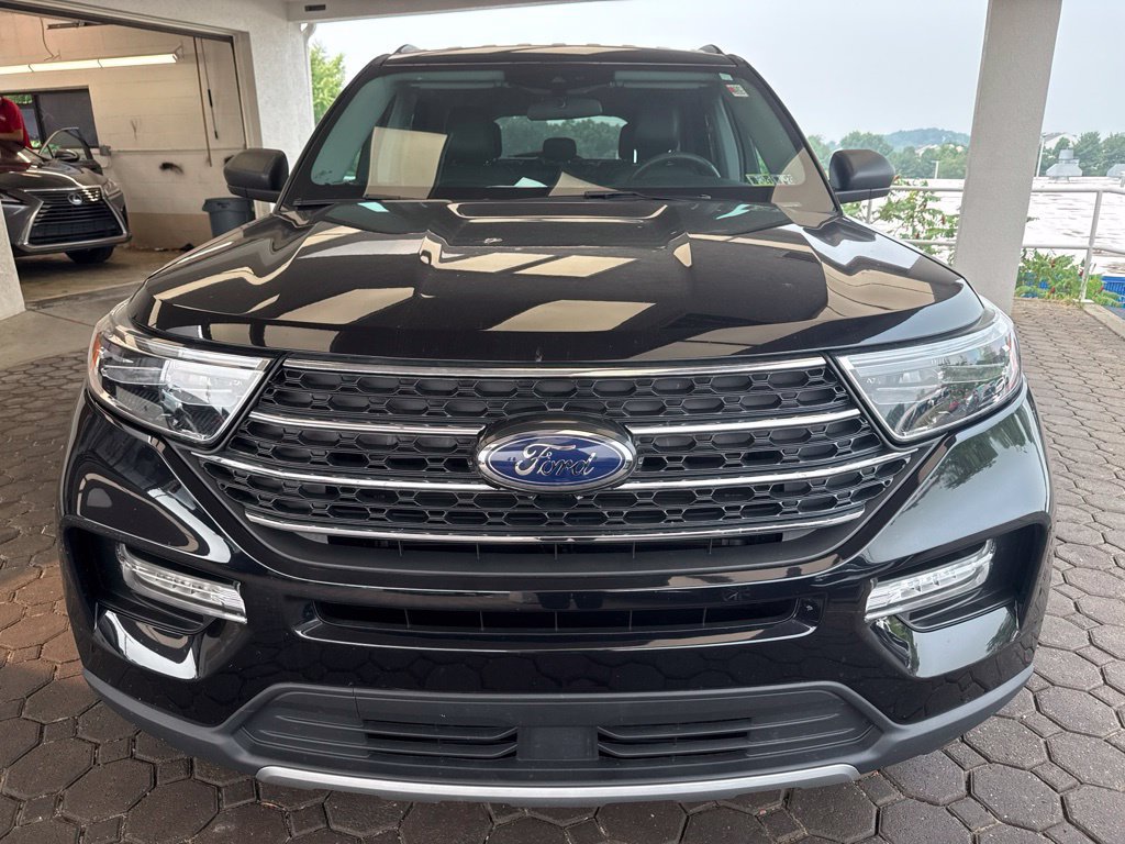 Certified 2023 Ford Explorer XLT w/ Equipment Group 202A AWD/4WD image 2
