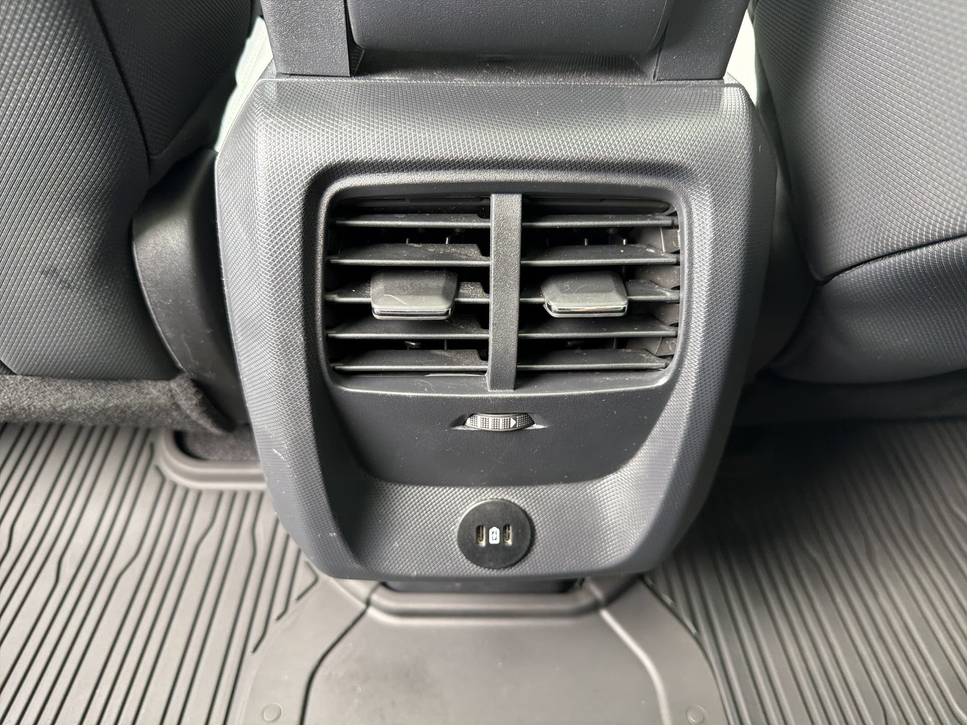 Certified 2025 Ford Mustang Mach-E Premium AWD/4WD image 4