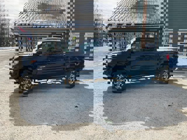 Used 2019 Toyota Tacoma SR5 AWD/4WD image 3