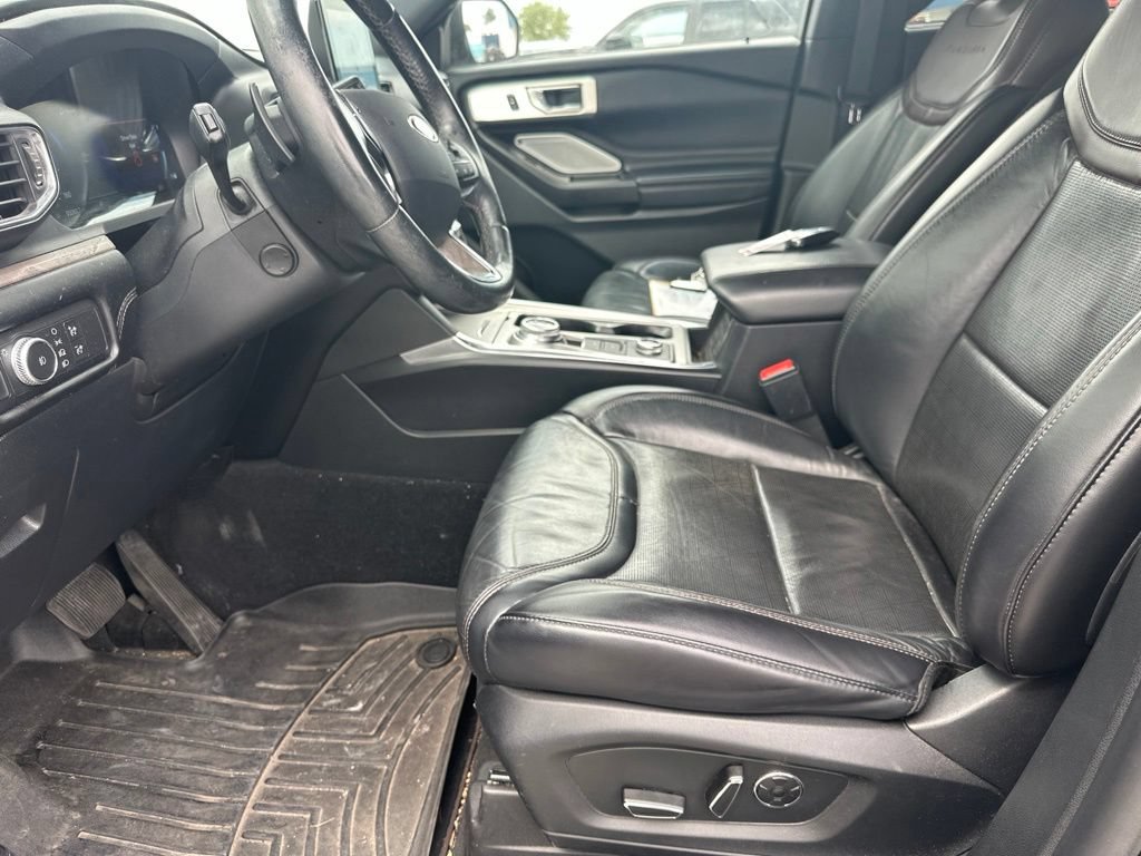 Certified 2020 Ford Explorer Platinum w/ Premium Technology Package AWD/4WD image 14