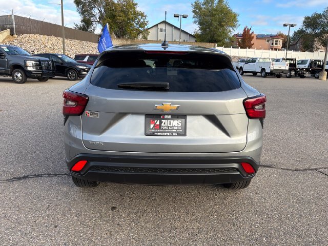 Used 2026 Chevrolet Trax LS FWD image 4