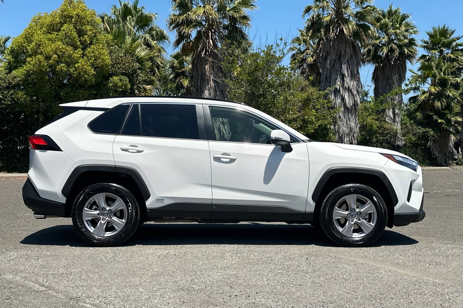 Used 2025 Toyota RAV4 XLE w/ Convenience Package AWD/4WD image 2