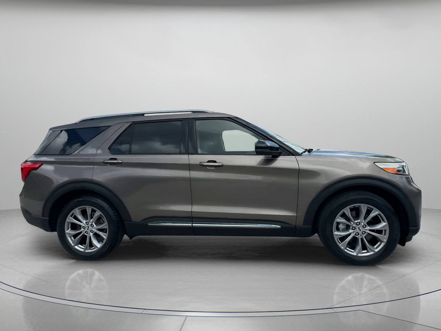 Certified 2021 Ford Explorer Limited w/ Equipment Group 301A image 25