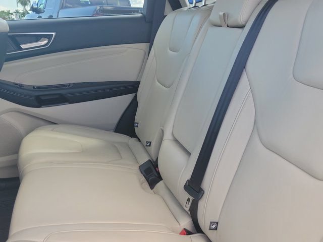 Certified 2020 Ford Edge Titanium FWD image 17