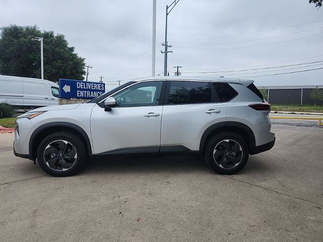 Used 2024 Nissan Rogue SV AWD/4WD image 6